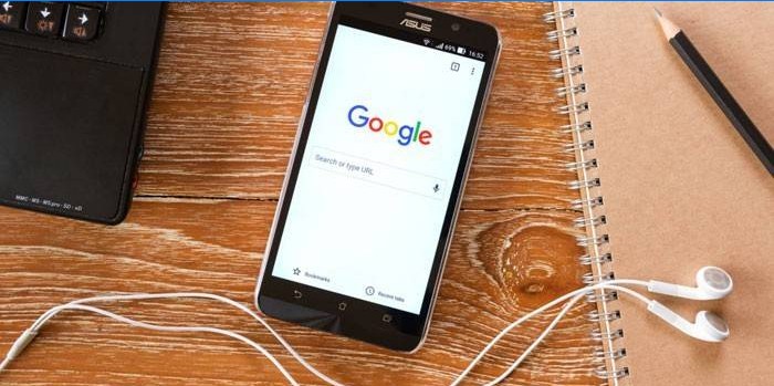 Asus viedtālrunis ar Google pārlūku