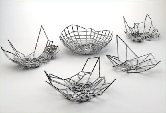 Dizaineru metāla grozi, kas veidoti kā austi zirnekļu tīkli