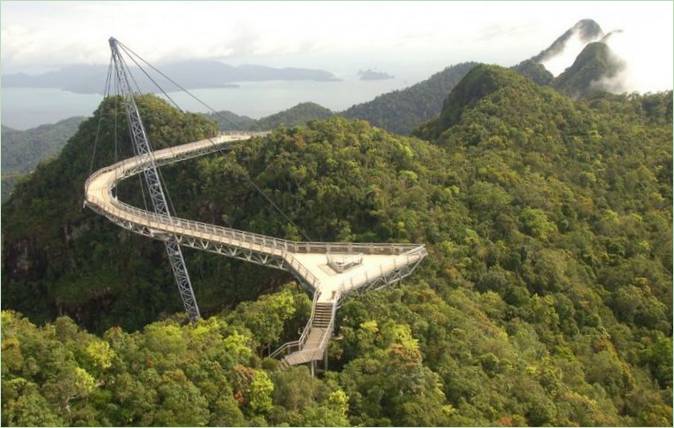 Langvaki debesu tilts Malaizijā